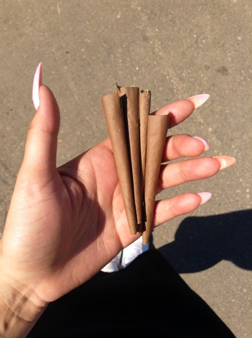 chocolvatefrosting:  Sum blunts for this Sunday.