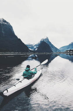 sidestroke:  ikwt:  Kayaking (lebackpacker)