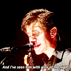 arab-e-lla:  mrmileskane: Alex realises the audience is singing too (◡‿◡✿)