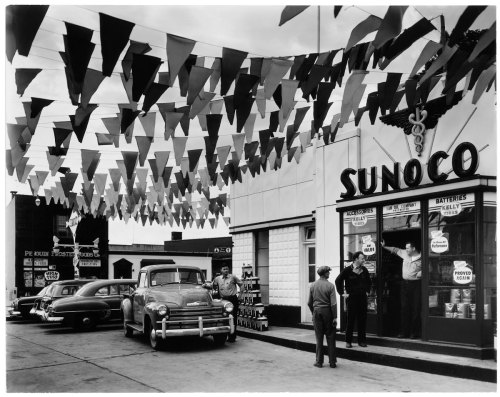 Berenice Abbott, Sunoco Station, Trenton, New Jersey, 1954