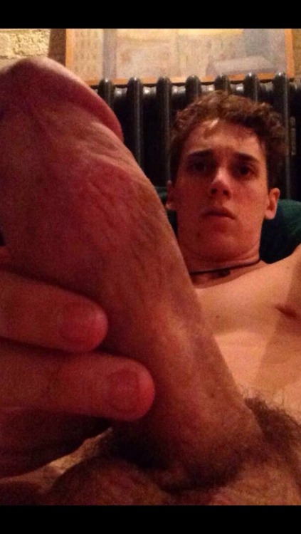 nakedguysfromkik:  😍 Max, 21yo USA