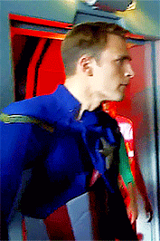 hotmessfassy:Steve Rogers | Behind The Scenes | The Avengers