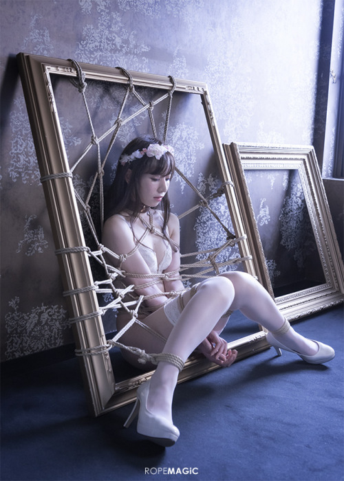 ROPE MAGiC: via “unframed”, featuring Saori, photograph and ropework by Reiji Suzuki, June/July 2016