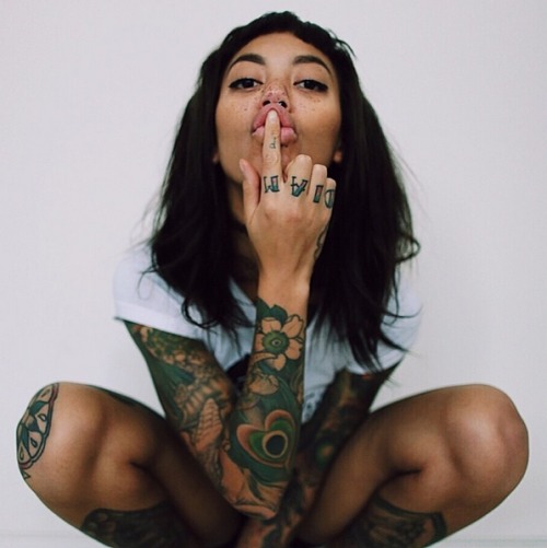 itsnotareligion: ishitcupcakesandpeeglitter: stemmuffin: Beautiful, Talented Tattoo Artist,Painte