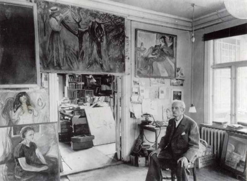 Porn kay-mad-fer-it:  Edvard Munch surrounded photos