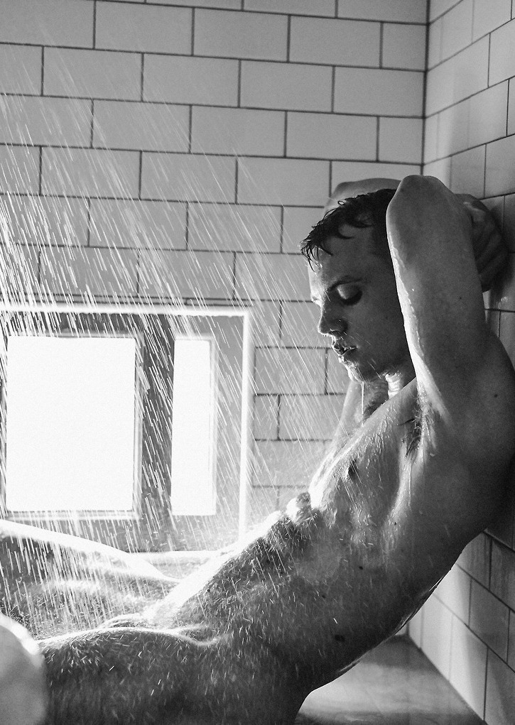 littlegaysianboy:  Follow me for more hot posts!
