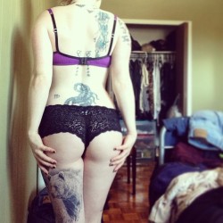 megan-suicide:  Late night #sundies 💋