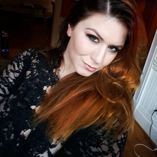 1nstagrambabes: Kinda sad that my hair color is starting to fade… Do you think I should dye it red a
