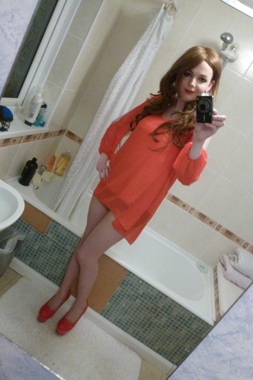 lucy-cd:  Pictures  Looking beautiful, love the heels <3