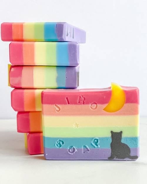 honeybeesoap: hidden cat vegan soap ✿ JiroSoap