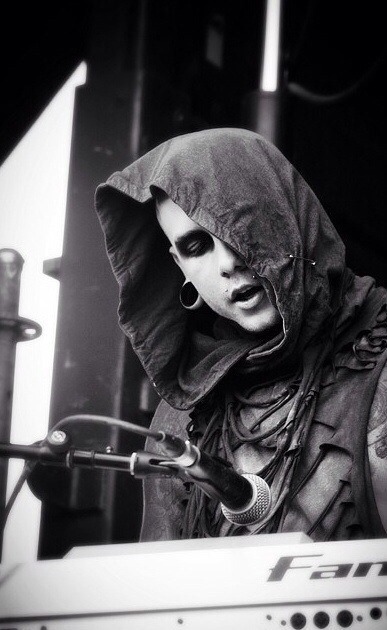 fuck-until-we-overd0se:  Josh Balz + ripped poncho thing appreciation post. Not my
