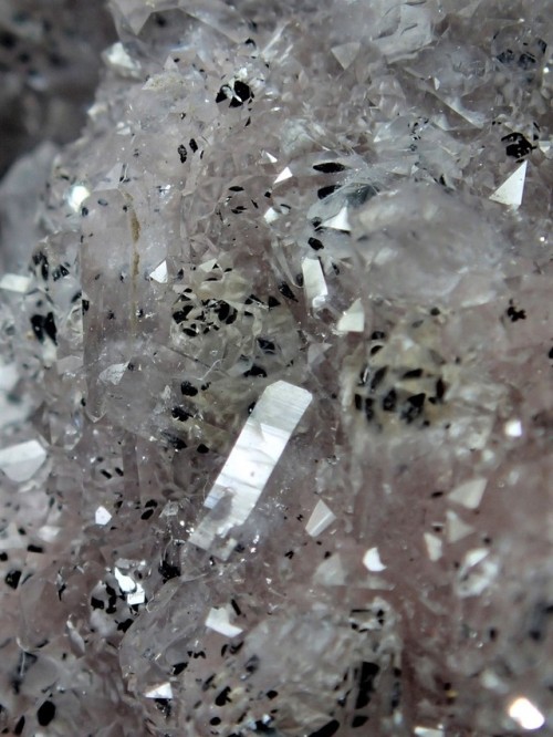 Quartz with Manganite inclusions on Kutnohorite - N’Chwaning II Mine, Kuruman, North Cape Province, 