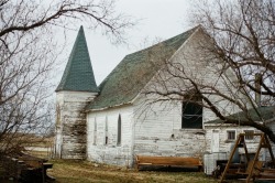 goldenprairies:midwestern gothic abandoned church