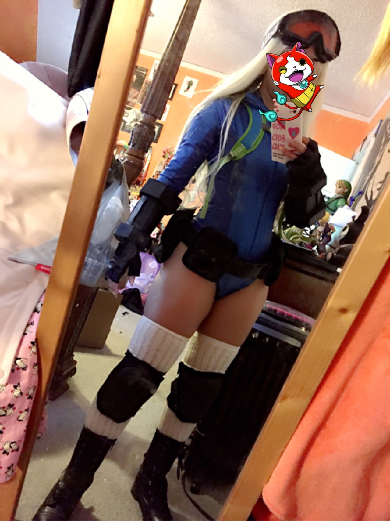 ashprincessmidna:  Here’s a super raw cammy cosplay update featuring my naked face,