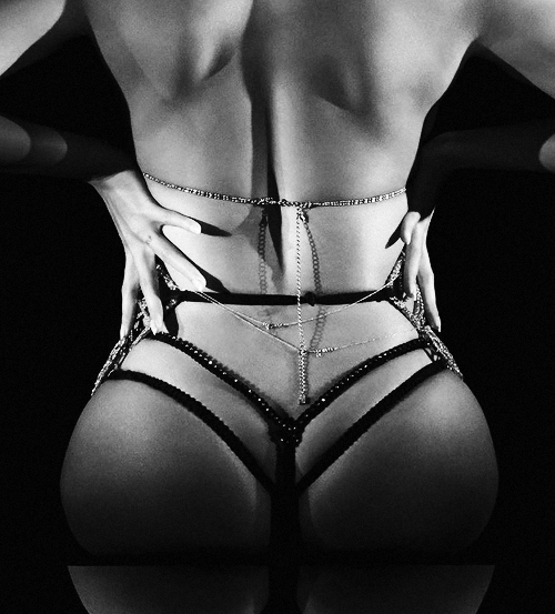 thebatmn:  Beyoncé, The Visual Album. 