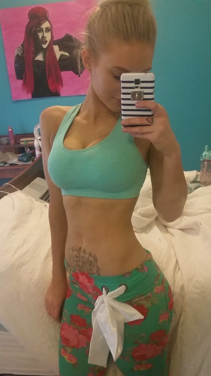 jasminesuxx:  Instagram.com/jasminekate_