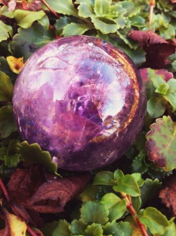 luna-patchouli:  Ametrine :~) it’s like a planet! 