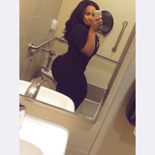313bigbootyluver:  godsgifttomankind:Lashawninstagram.com/atingofbeauty  This bitch is nice