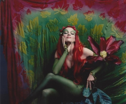 papapiusxiii: Uma Thurman as Pamela Isley / Poison Ivy in a promotional photoshoot for Batman &a