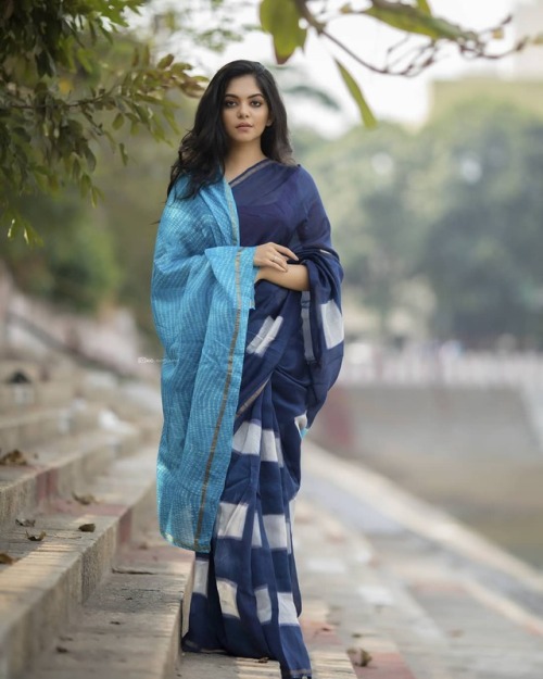 s-o-t-e-e:ahaana_krishna AutumnShot by @riophotography.in