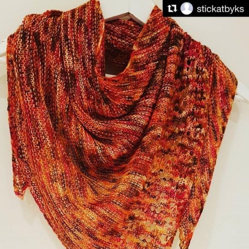 Continuing a day of reposts celebrating others’ creativity. This is a shawl by @stickatbyks in