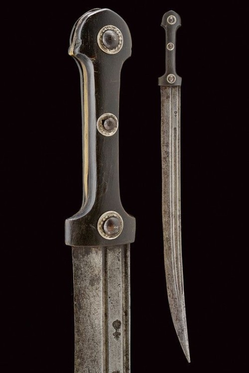 armthearmour: A curved Kindjal, Caucasia, ca. 19th century, from Czerny’s International Auctio