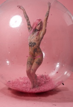 iheartangelbeau:  My bubble act. #burlesque #bubble #suicidesirens 