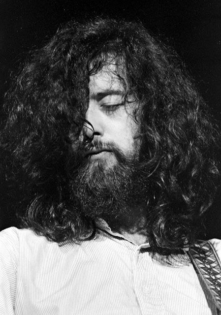 soundsof71:Led Zeppelin: Jimmy Page, September 9th, 1971 Hampton Roads VA. Photo by Mark Mitchell.