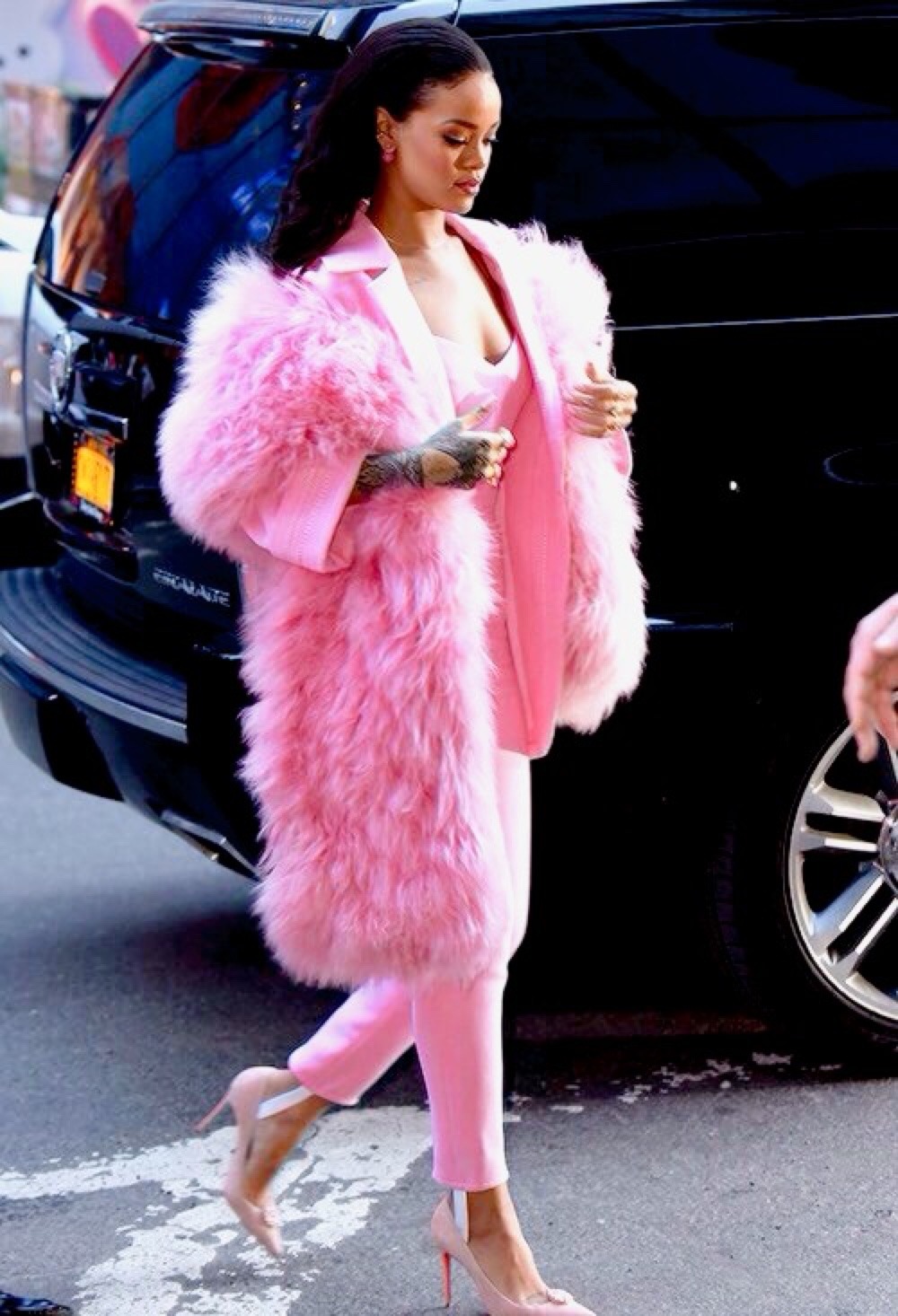 smokingfuckrihanna:  “Coats” 