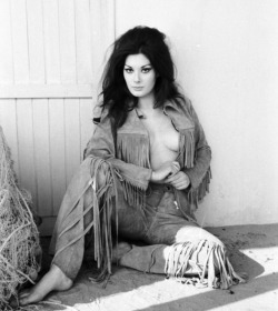 fybombshells:  Edwidge Fenech. This outfit