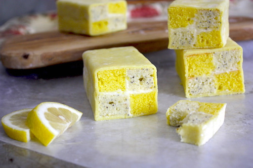 choccoberry:Mini Lemon &amp; Poppyseed Battenberg Cakes