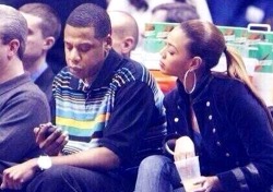 yivialo:  Who texted us babe? 