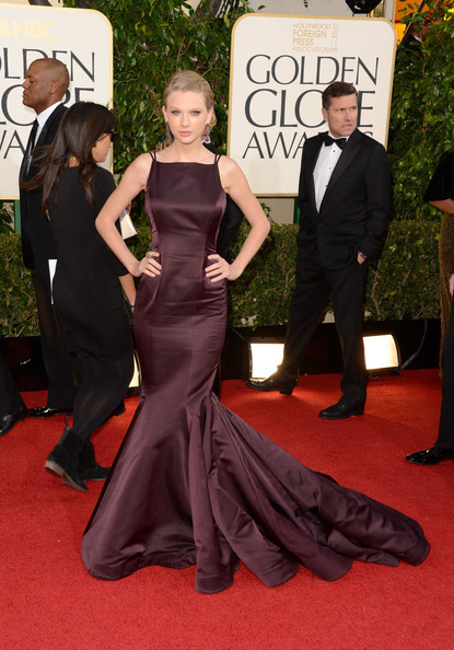 Golden Globes 2013 whatdidshewear:Taylor Swift Dress: Donna Karan