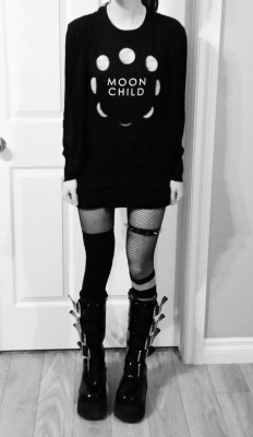 caramelcoffins:  Lazy Saturday outfit ~ (cropped