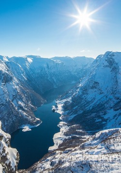 0ce4n-g0d:  Reflections by Espen Haagensen on 500px            