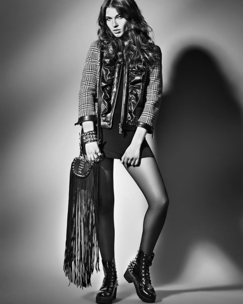 Today&rsquo;s fashion inspo #saturdays #fashion #inspiration #blackandwhite #photo #fashionpost 