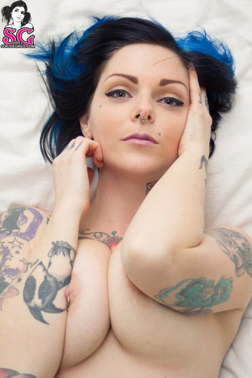 savingthrowvssexy:  Riae Suicide