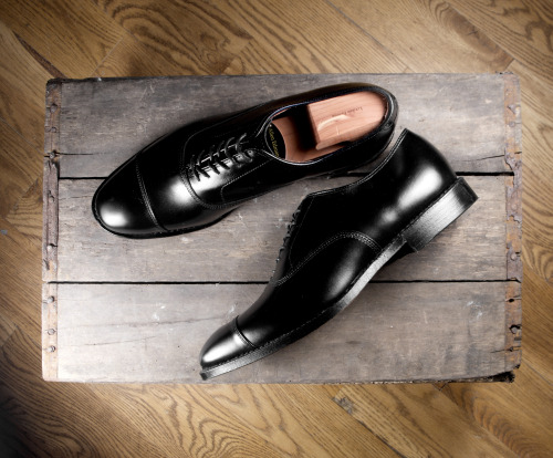 Allen Edmonds is largely a household name, and today we had the opportunity of reviewing one of thei