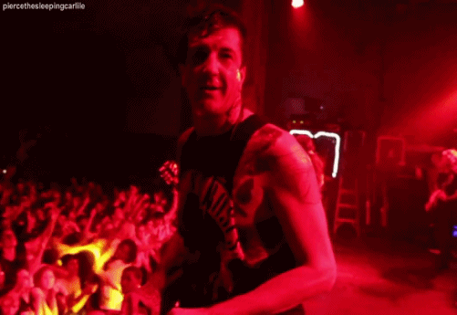 piercethesleepingcarlile:  I just thought this was really cute because he actually