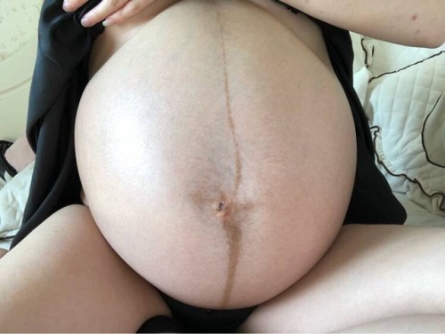 wocyf: 肚子超圆的骨架小孕妇