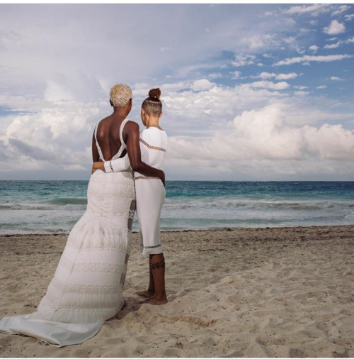 lesbianfemmes: Came across their wedding pictures on Lulu.sofie (instagram) and immediately fell in 