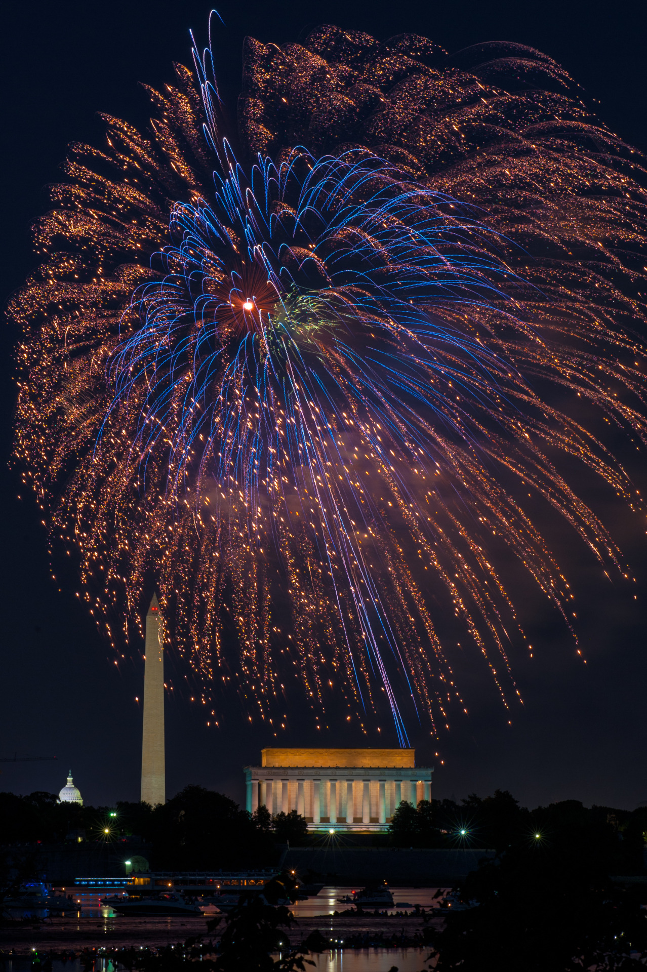 americasgreatoutdoors:  Happy Independence Day from all of us at Interior! 🎆  We