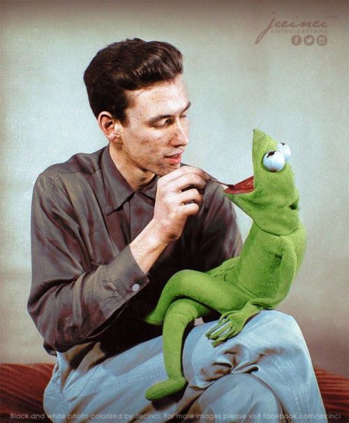 jimhenson-themuppetmaster: A young Jim Henson working with his first ‘Kermit’ puppet pro