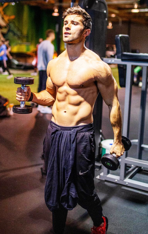 celebrityboyfriend:  Jake Miller Shirtless Gym Workout