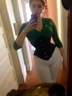 amarriedsissy:  pinupqueen:  progress   Waist training,particularly when under the direction of a Dom/me can be very effective. http://amarriedsissy.blogspot.com