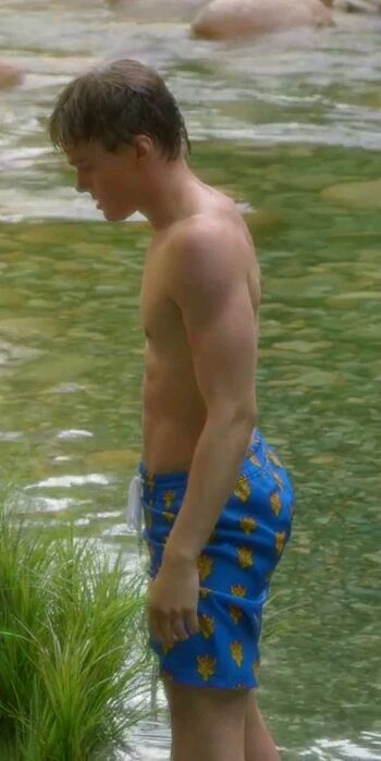 str8brosfantasisms:  Mitchell sure has the perfect booty for a well placed spanking