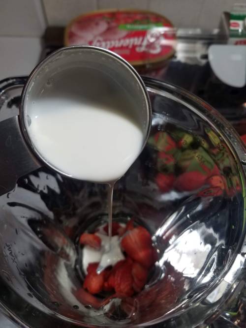 Recipe #107 - Strawberry BreezeIt’s actually been so long since I’ve had a milkshake, I 