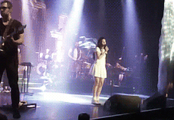musictowatchboysto:  The Paradise Tour pt. 1                         
