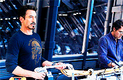 fishcustardandthecumberbeast:theironman:Tony Stark + Food  See? He eats ALL THE