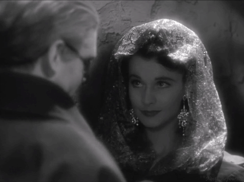 nostalgiepourmoi: Vivien Leigh &amp; Laurence Olivier in That Hamilton Woman, 1941.